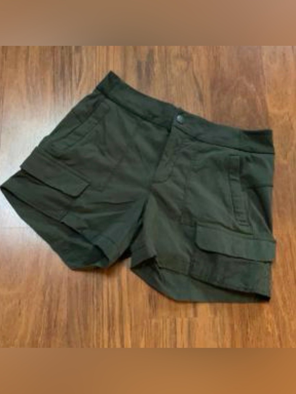 Athleta Women's Olive Cargo Shorts size 6